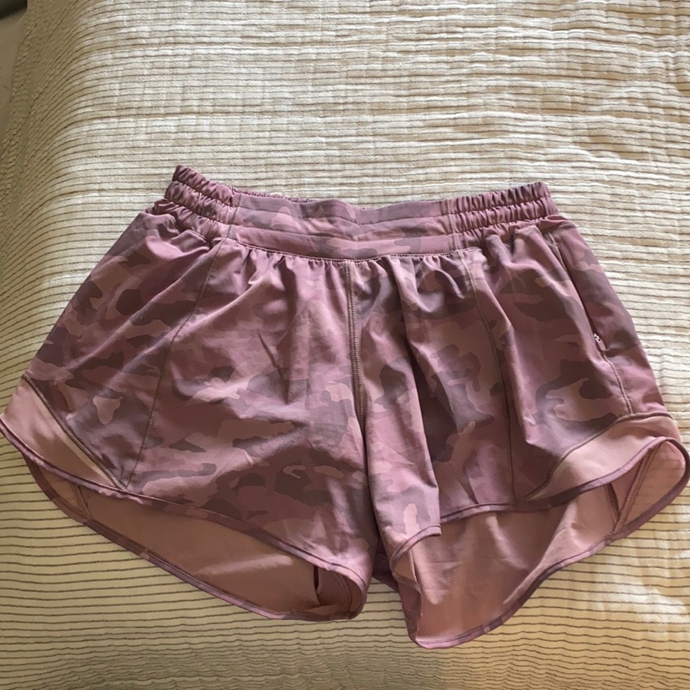 Lululemon Hotty Hot Shorts 4”